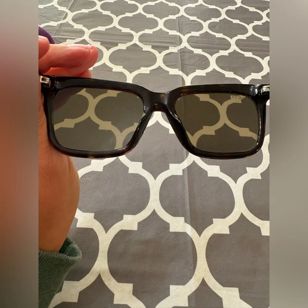 Gucci Women’s Black Sunglasses - Picture 11 of 11
